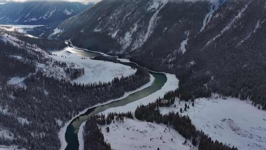 新疆北疆阿勒泰喀纳斯冬季雪景童话世界航拍