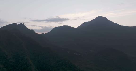 航拍九寨沟日出山脉晨光美景