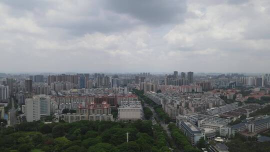 大雨将至的城市