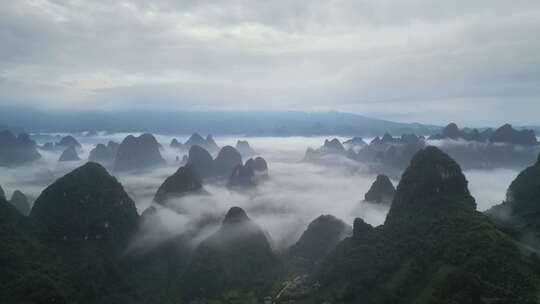 航拍桂林山水风光云雾缭绕