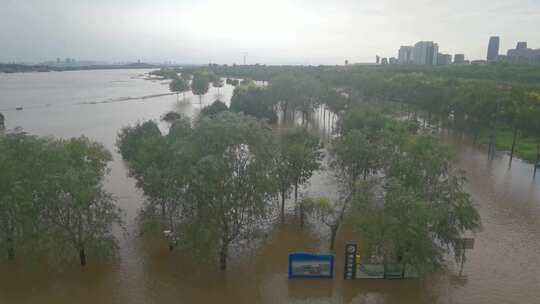 滹沱河汛期泄洪