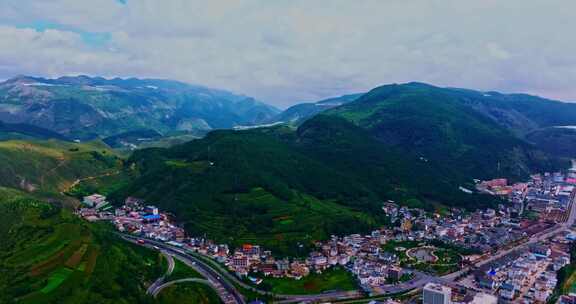 云南自然风光大山山上景观高山峡谷