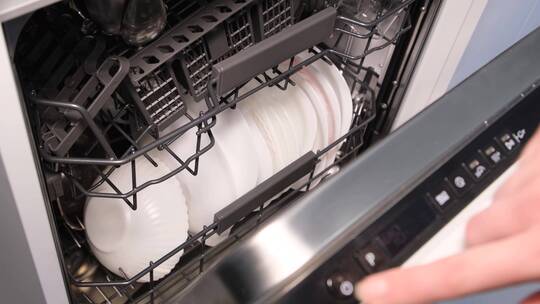 操作洗碗机视频素材模板下载
