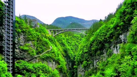 山水风光，聆听徐徐而来的浪声，空旷世界里