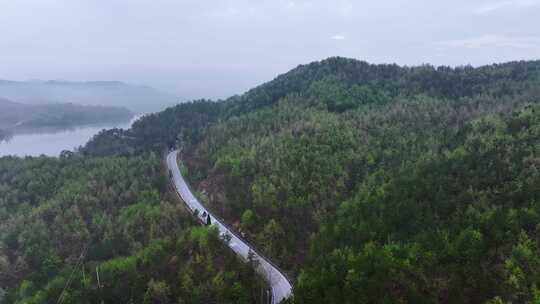 农村绿水青山云雾缭绕生态环境航拍