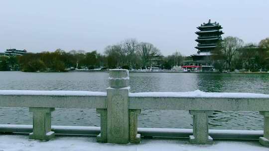 山东济南大明湖雪景航拍冬天