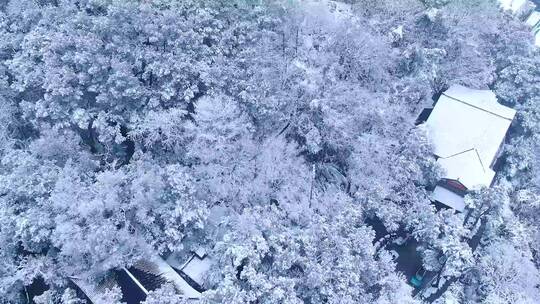 杭州吴山城隍阁景区冬天雪景4K航拍视频素材