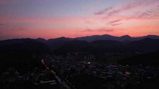 航拍夕阳下的村庄自热天空黄昏农村龙岩视频素材模板下载