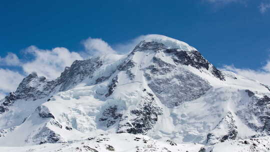 雪山山顶延时拍摄