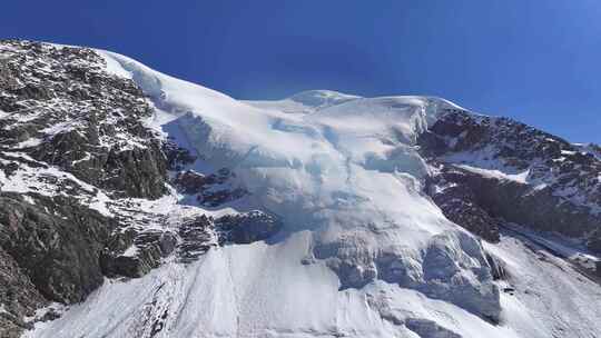 航拍川西横断山脉勒多曼因雪山冰川风光