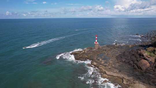 广西北海涠洲岛鳄鱼山蓝天白云航拍