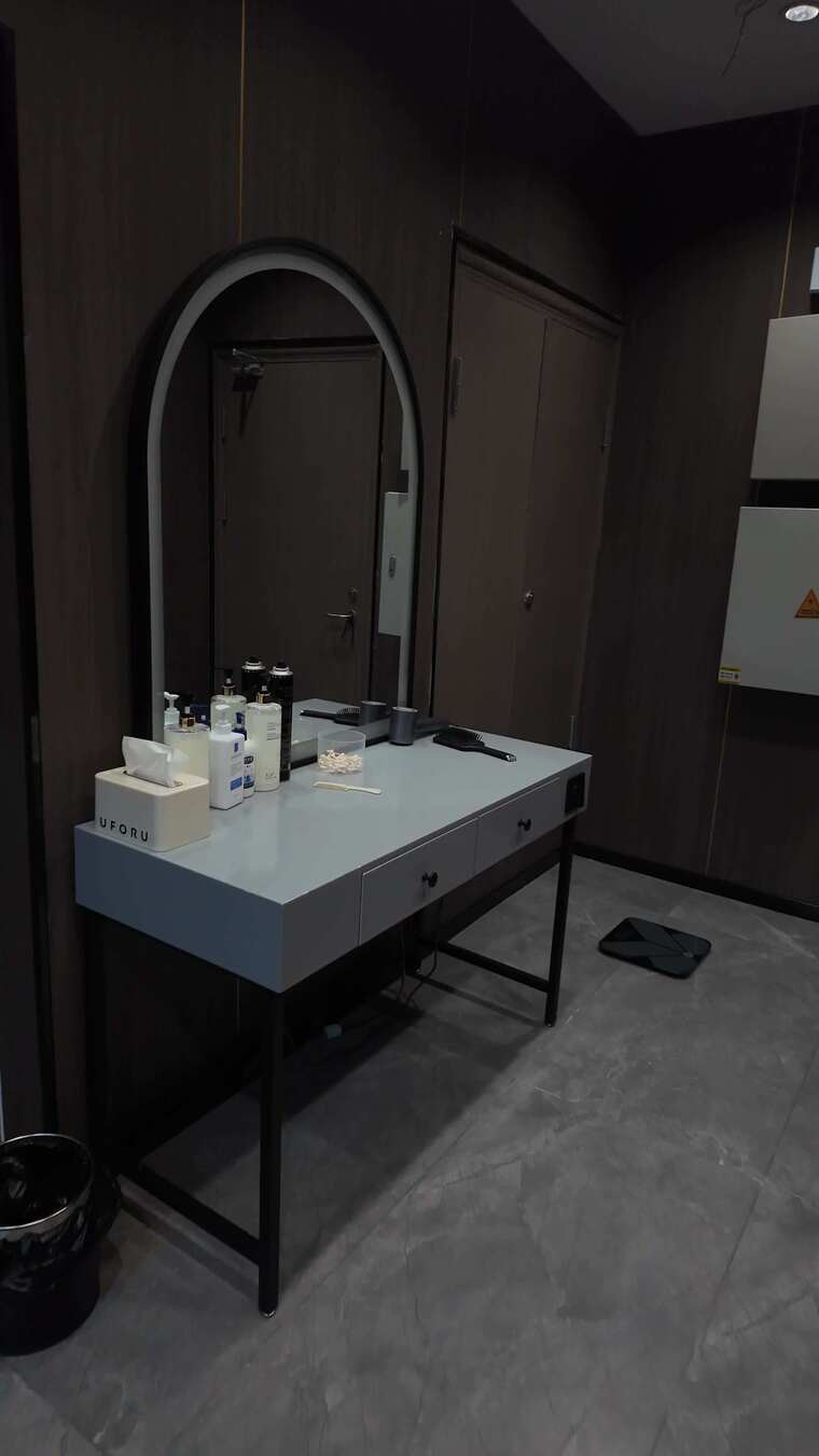 现代风格室内化妆台场景