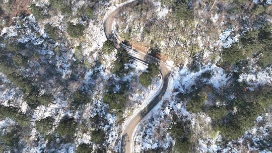 冬天雪景航拍林海雪原公路