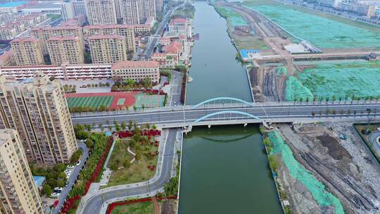 航拍江苏盐城新都路桥梁现代城市风景