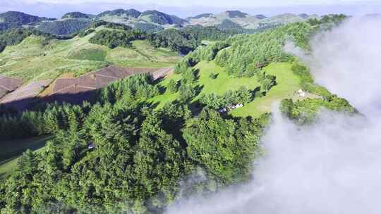 航拍高山云海云雾阳光