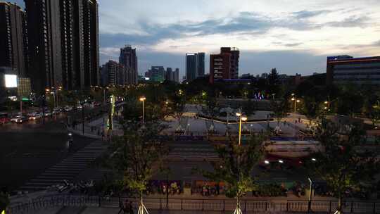 杭州马路夜景车辆车流视频素材模板下载