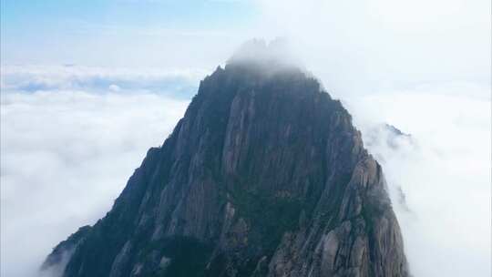 安徽省黄山风景区山峰云海航拍延时风景视频