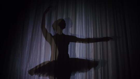 女人舞蹈芭蕾梦幻慢动作光影素材