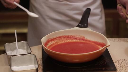 平底锅熬番茄酱 (1)