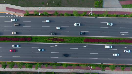 航拍城市交通-汽车行驶在道路上-交通车流