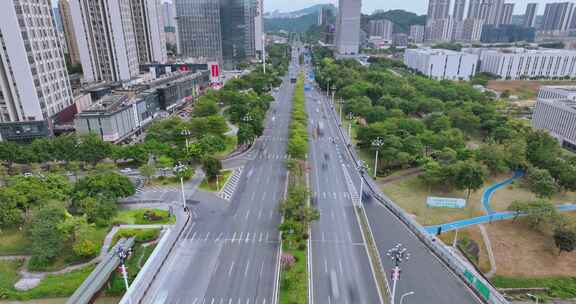 高架桥车流航拍白天城市车流线