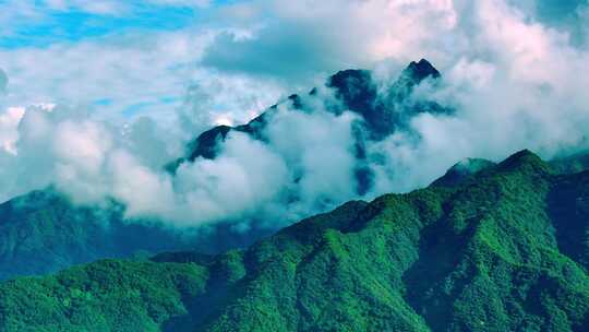 航拍陕西秦岭山脉圭峰山