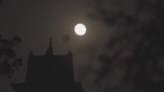 实拍十五的月亮-夜晚古建筑-月亮月圆