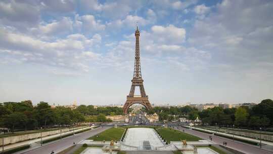 巴黎铁塔全景云朵人群延时视频