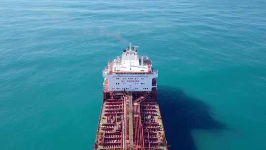 大型原油油轮的航拍视频素材模板下载
