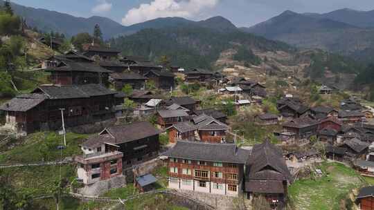 贵州黔东南雷山县乌东苗寨传统民居航拍风光