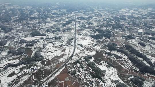 航拍农村雪景