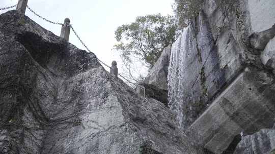 新昌大佛寺般若谷瀑布流水