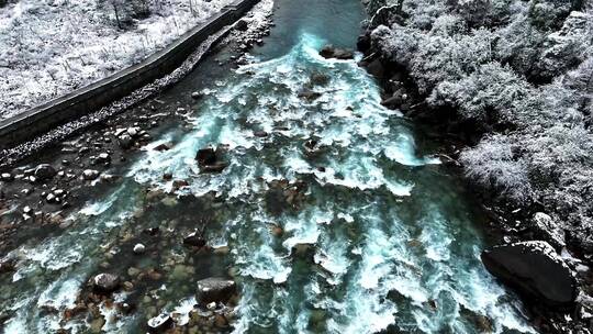 西藏高原河流俯拍