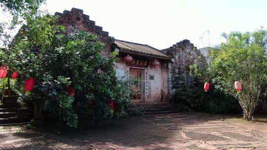 古建庭院绿植红灯笼景象