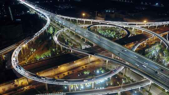 航拍城市天际线与高速公路立交桥视频素材模板下载