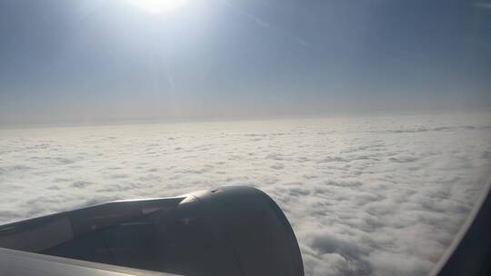 飞机上窗外风景拍摄云层视频素材模板下载