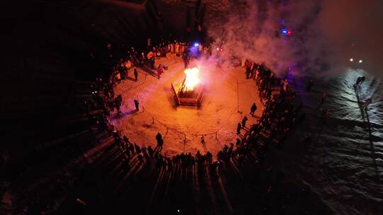 新疆和木村新年篝火视频素材模板下载