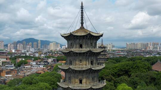 泉州市区航拍开元寺东西塔西街钟楼