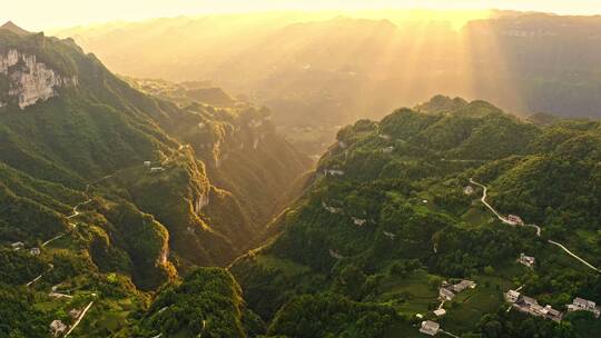 航拍山川峡谷丁达尔效应