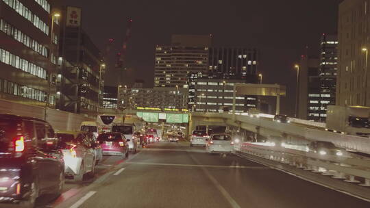日本夜晚灯光高架桥车流楼房视频素材模板下载