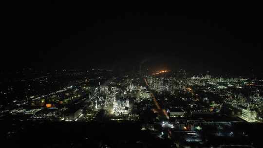 中国石化茂名石化工厂夜景航拍