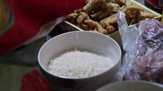 油炸肉美食做饭炒菜餐饮饮食晚饭午饭