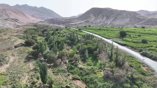 鄯善县吐峪沟大峡谷、火焰山及公路航拍