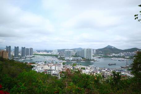 海南三亚城市风光游艇海湾海港