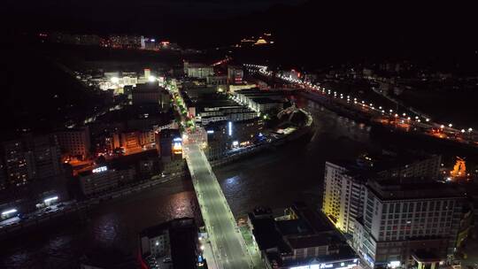 昌都市夜景强巴林寺