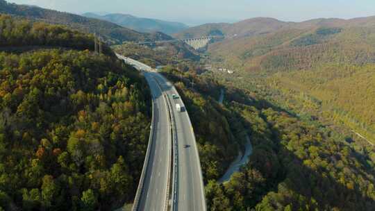 4K-航拍大山间的高速公路