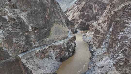 西藏八宿318国道怒江大峡谷航拍自然风光