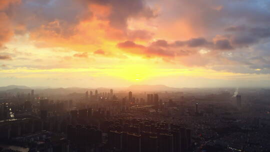 台风来临前的城市夕阳晚霞狂风暴雨视频素材模板下载