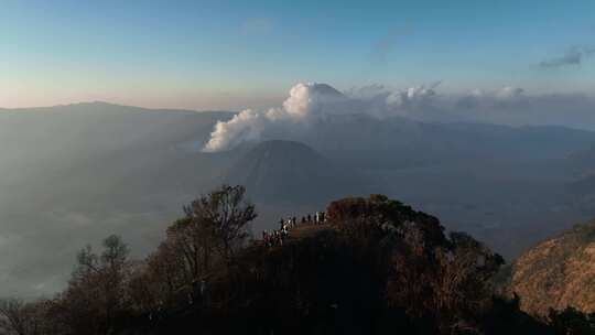 印尼爪哇岛布罗莫火山日出航拍自然风光视频素材模板下载