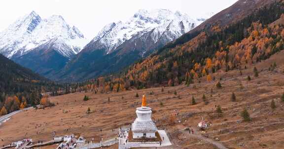 深秋的四姑娘山双桥沟风景